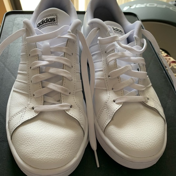 Men’s 8.5 ADIEASE Shoes - Picture 2 of 12